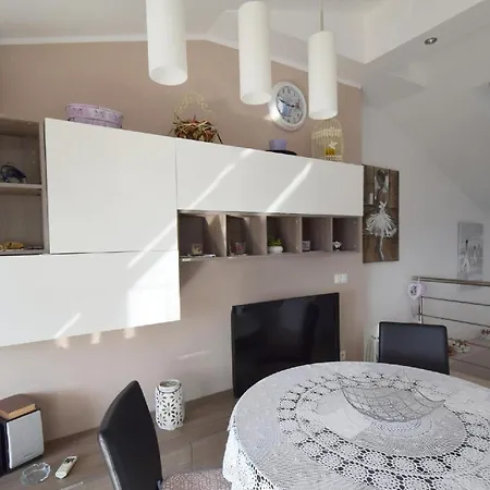 Ferienwohnung Roberto Daire Njivice
